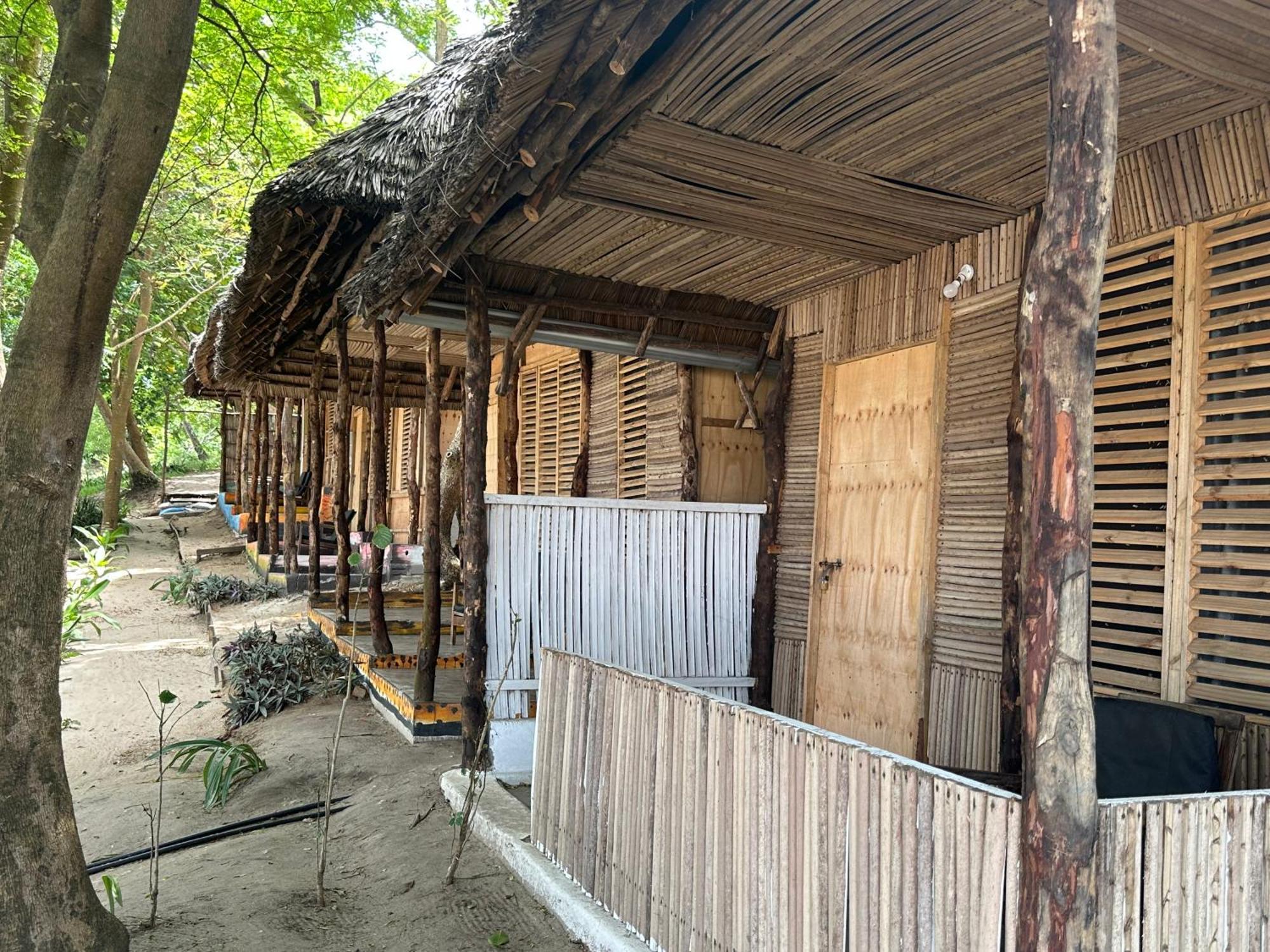 Maweni Beach Bungalows Кіліндоні Екстер'єр фото
