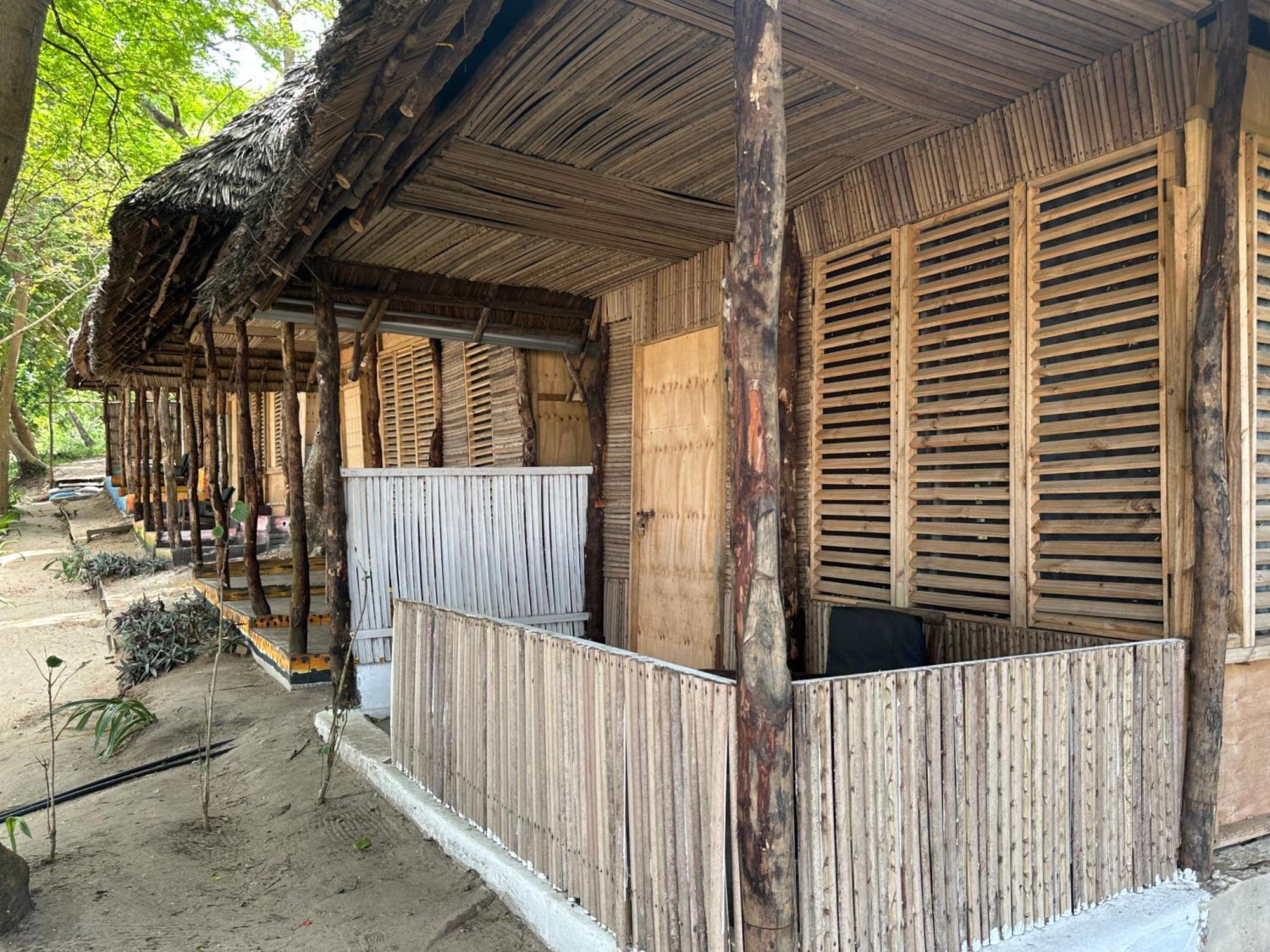 Maweni Beach Bungalows Кіліндоні Екстер'єр фото