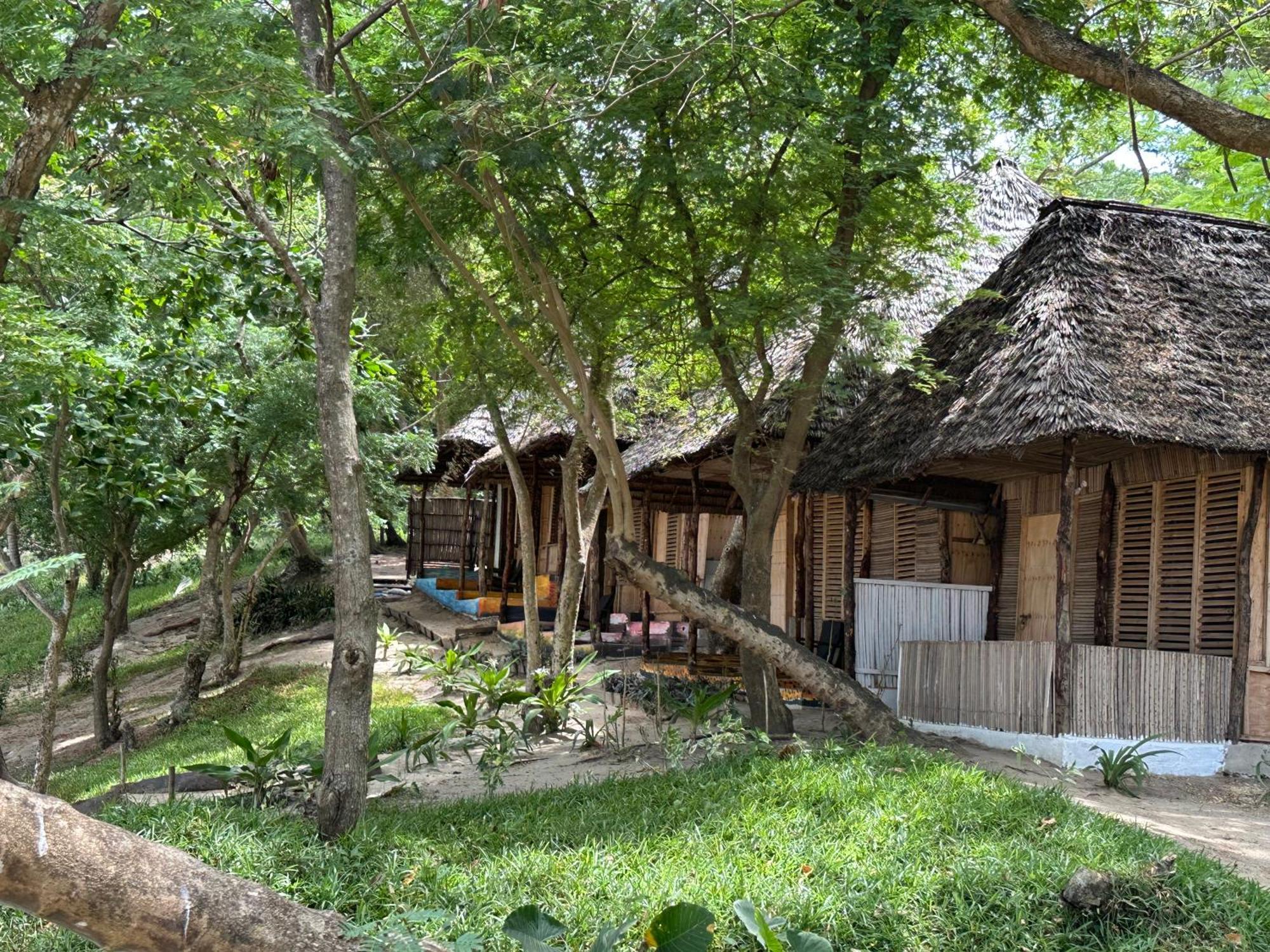 Maweni Beach Bungalows Кіліндоні Екстер'єр фото