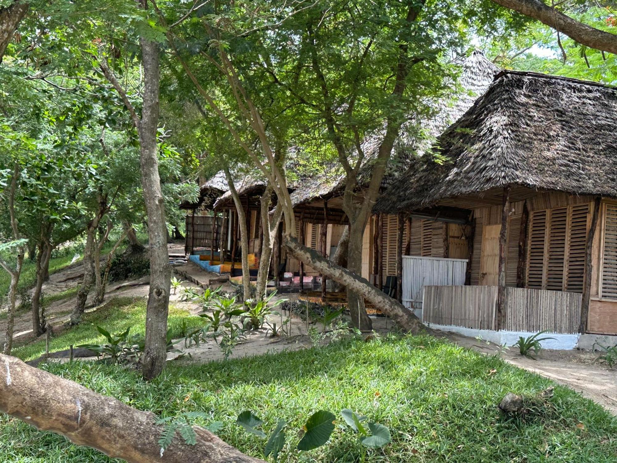 Maweni Beach Bungalows Кіліндоні Екстер'єр фото